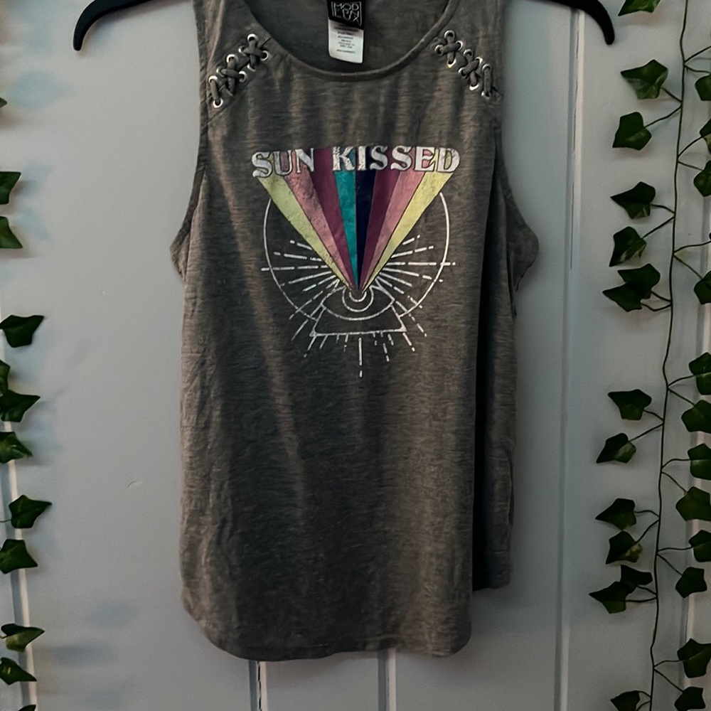modern lux grey tank top with cute design! Size L.